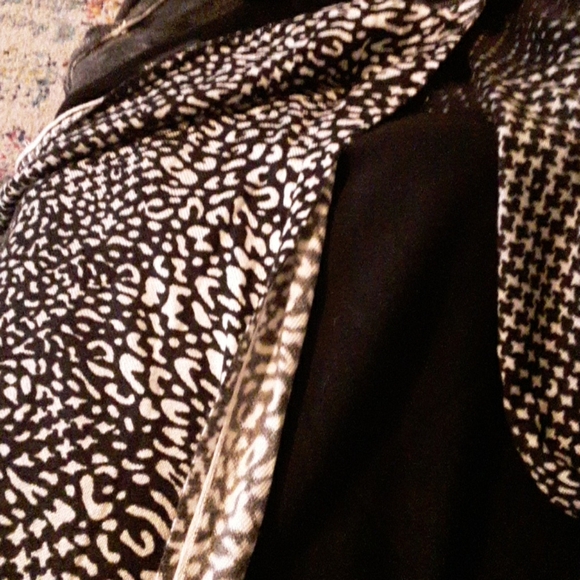 *NEW! NEW DIRECTIONS DRAPED COWL NECK PLUS SIZE TOP 2X  BLACK WHITE PULL OVER - Picture 7 of 9